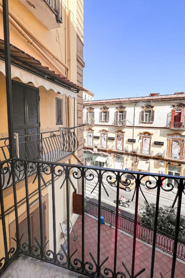 Cozy Rooms Napoli Luaran gambar