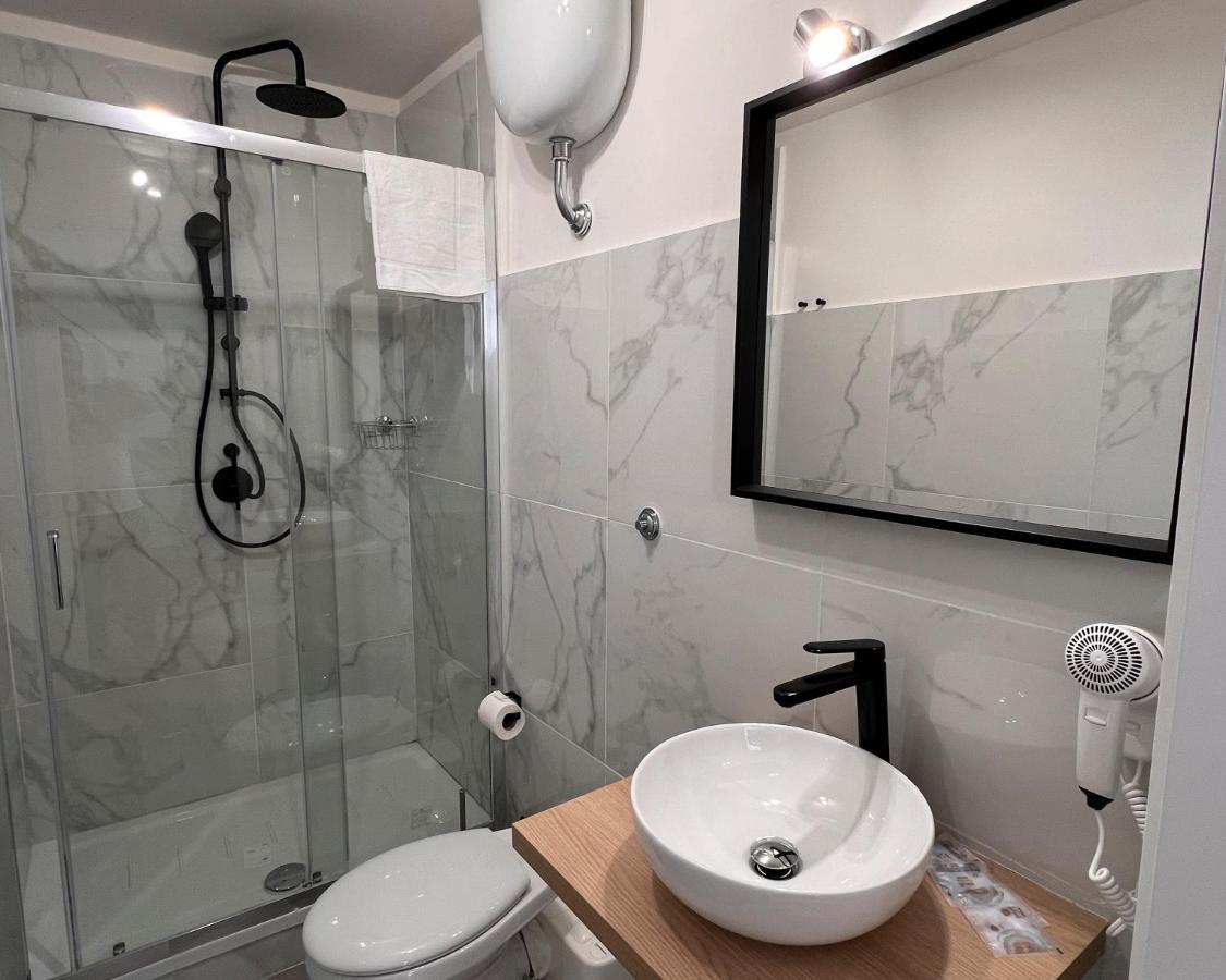 Cozy Rooms Napoli Luaran gambar